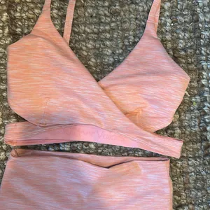 Outdoor Voices Coral Two Piece Sports Bra/Biker Short Combo Size Small thumbnail 4