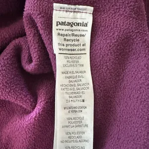 Patagonia Micro D 1/4 zip pullover fleece jacket in deep purple M thumbnail 4