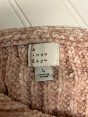 A New Day Chunky V-Neck Sweater Size Large thumbnail 3