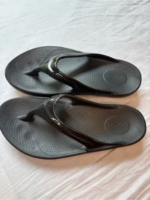 OOFOS OOlala Black Thong Recovery Sandals Flip Flops Women’s 9 thumbnail 6