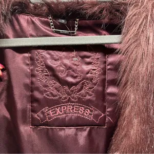 Express Women's Plum Faux Fur Vest Large Burgundy Purple Boho Glam Shaggy Winter thumbnail 3