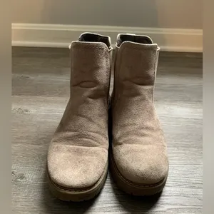 Cliffs Booties Chelsea Boots Tan Nude Beige Comfy Boots Size 7 M thumbnail 2