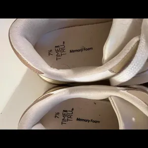 NWOT Time and Tru white and tan sneakers size 7.5 thumbnail 2