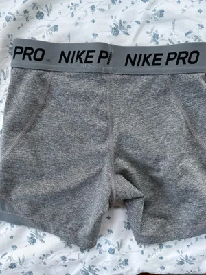 Grey Nike Pro thumbnail 2
