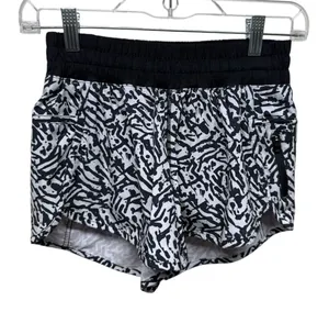 Lululemon Tracker Short 4" Women Sz 4 Black White Animal‎ Print Running Athletic thumbnail 1