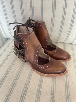 Freebird By Steven Desert Leather Buckle Cutout Studded Ankle Boots Size 8 thumbnail 3
