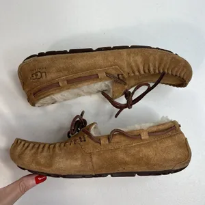 Ugg Sz 6 Dakota Slipper Leather Nubuck Beige Moccasin Slip On Shoes 5612 Women’s thumbnail 3