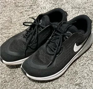 Nike Running Shoes Women’s Black thumbnail 1