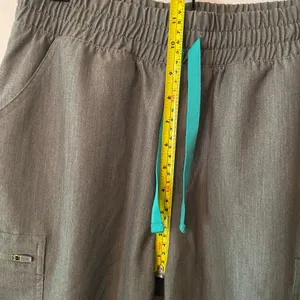 FIGS Graphite Gray Yola Straight Leg Scrub Pants Uniform Women's size Medium thumbnail 7