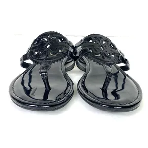 Sam Edelman Circus Canyon Shiny Black Patent Leather Emblem Flip Flop Sandals 7 thumbnail 3