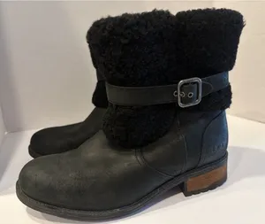 Ugg Blayre II Shearling Cuff Bootie Black Suede Size 8.5 thumbnail 1