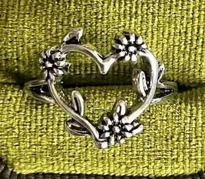 Titanium Steel Silver Flowering Vines Heart Ring Size 8 thumbnail 1