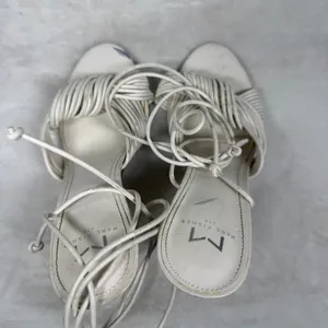 Marc Fisher LTD White‎ Leather Lace Up Strappy Stiletto Heels Knotted Sandals 8 thumbnail 9