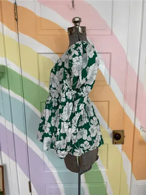 Tuckernuck Hyacinth House Green Floral Clemons Cotton Peplum Top Sz M 💛🎀 thumbnail 7