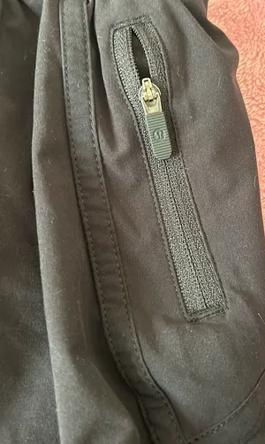 Lululemon Tracker Shorts size 4 thumbnail 2