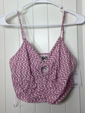 NEW SO women’s pink‎ white cutout ripple squiggly line patterned crop top tank M thumbnail 1