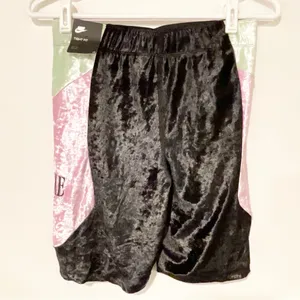 Nike Sportswear Women's Size Medium Velvet Bike Shorts‎ in Black NEW thumbnail 5