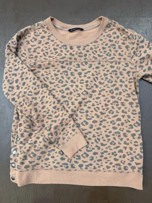 Abercrombie leapord print crewneck thumbnail 1