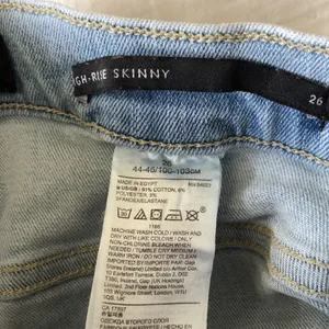 Banana Republic High-Rise Skinny Jeans thumbnail 5