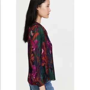 NEW Farm Rio Women’s Bird Flowers Pleated Shirt Multicolor thumbnail 6