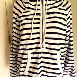 American Eagle top with hood thumbnail 1