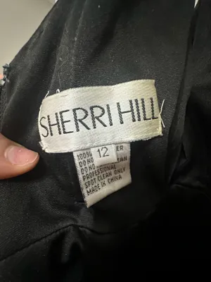 Sherri Hill Homecoming Black Deep V Neck Short Dress with Beading thumbnail 8