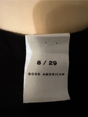 Good American Black good curve High-Rise straight Jeans thumbnail 7