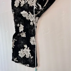 Lulus North Pacific‎ Black White Floral Cropped Wide Leg Pockets Jumpsuit SMALL thumbnail 8