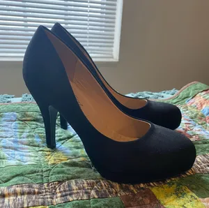 Black High Heels Size 8 thumbnail 1