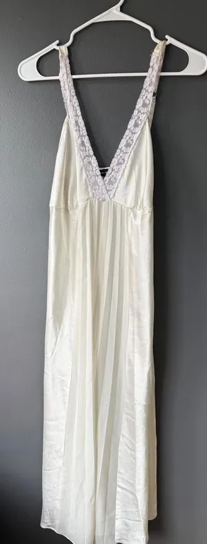 Jones New York Ivory Satin Nightgown with Lace Trim thumbnail 1