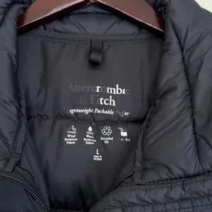 ABERCROMBIE & FITCH Lightweight Packable Puffer Black Large thumbnail 5