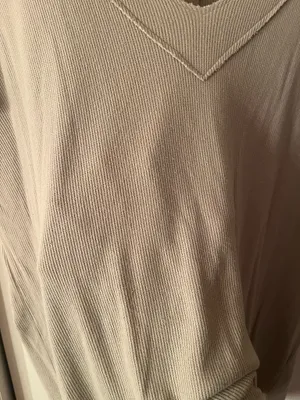 Pink lily v neck top thumbnail 3