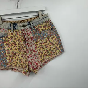 Farm Rio Anthropologie Floral Patchwork Denim Shorts Size 27 Coquette Rodeo thumbnail 4