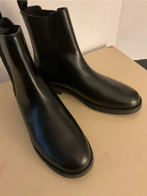 J. Crew women black Leather Chelsea Ankle Boots US 9 thumbnail 6