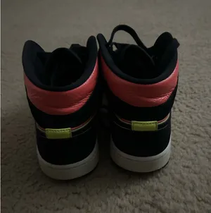 Jordan 1 thumbnail 4