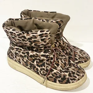 Hey Dude Womens Size 9 Margot Eco Leopard Animal Print Nylon‎ Puffer Boots thumbnail 3
