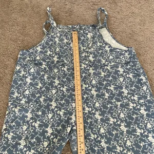 Unbranded Floral Bib Overalls Women XXL Blue White Wide Leg Adjustable Straps EX thumbnail 7