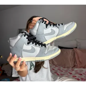 Nike Dunk High Aged Grey Grey Fog Sail Women's Sneakers Size 6 DD1869-001 thumbnail 5