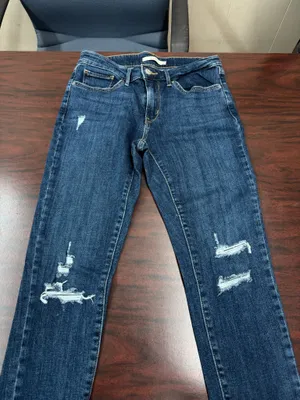 Levi’s 711 Skinny Jeans Size 28 thumbnail 2
