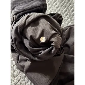 Lululemon Women's Beyond The Studio Joggers Black Pull On Size 0 thumbnail 4