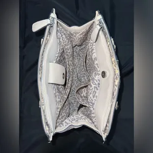 G by Guess Los Angeles White Faux Leather Purse Crossbody Tote thumbnail 8