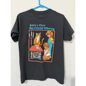 Steven Rhodes Kittys First Sacrificial Offering Black Graphic T-Shirt M Women thumbnail 2