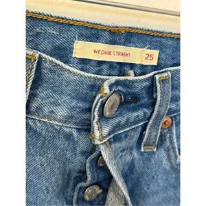 Levi’s Wedgie Straight Medium Wash Jeans 25 thumbnail 3