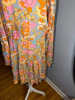 entro Floral V-Neck Tie-Waist Dress in Pink, Orange & Gray thumbnail 8