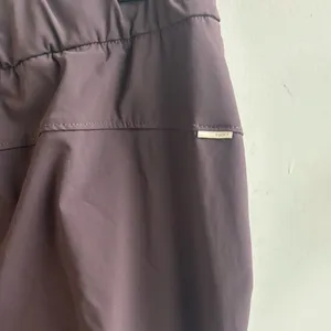 Vuori‎ Miles Ankle Pant medium athleisure workout yoga streetwear techwear thumbnail 8