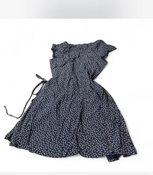 Brandy Melville wrap Dress navy with flowers thumbnail 4