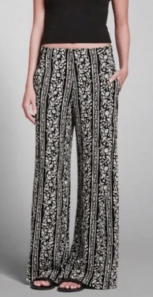 Abercrombie & Fitch Bohemian Floral Pattern Flare Leg - 0 thumbnail 1