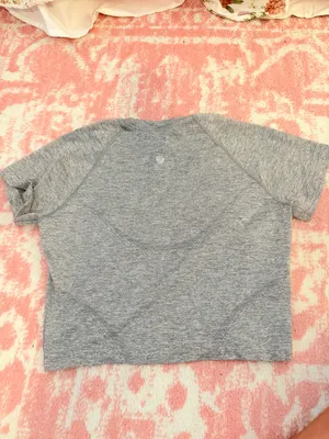Cropped Lululemon Swiftly Tech Short Sleeve thumbnail 3