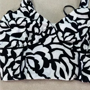 Monteau Los Angeles Crop Tank Top Womens M Black & White Geo Print Smocked thumbnail 3