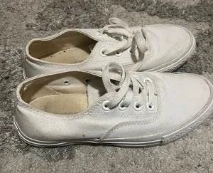 Converse Sneakers thumbnail 1